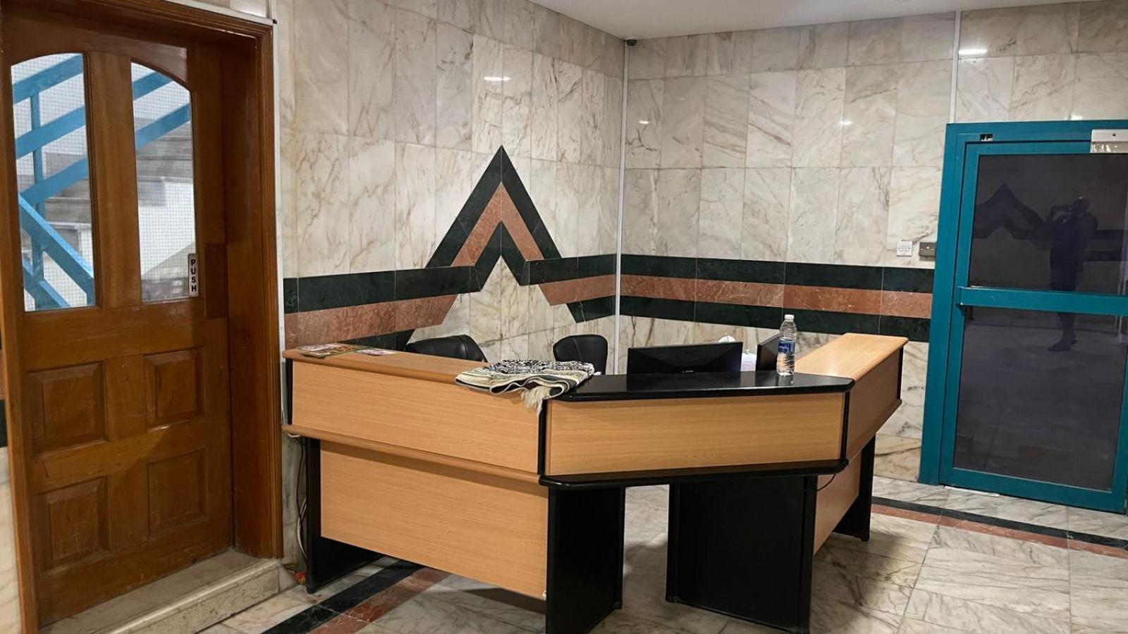 Royal House Capsule Hotel Dubai Exterior photo