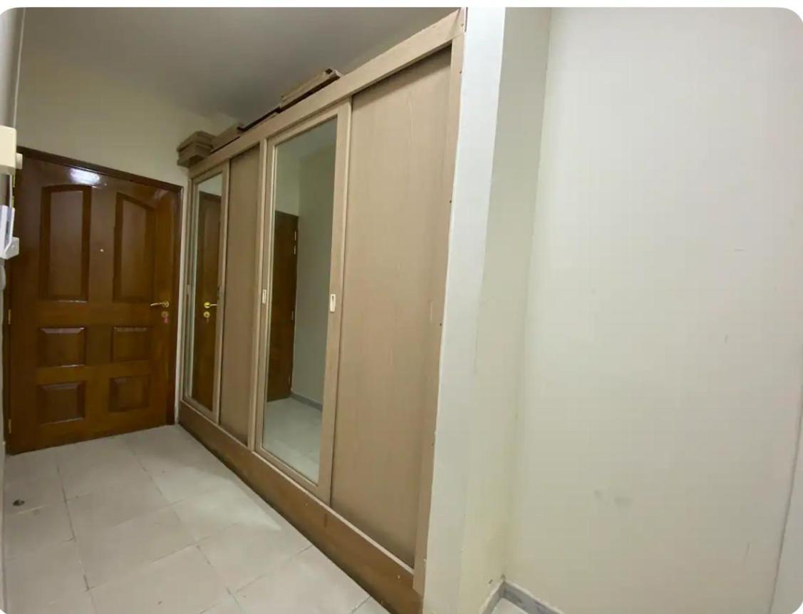 Royal House Capsule Hotel Dubai Exterior photo