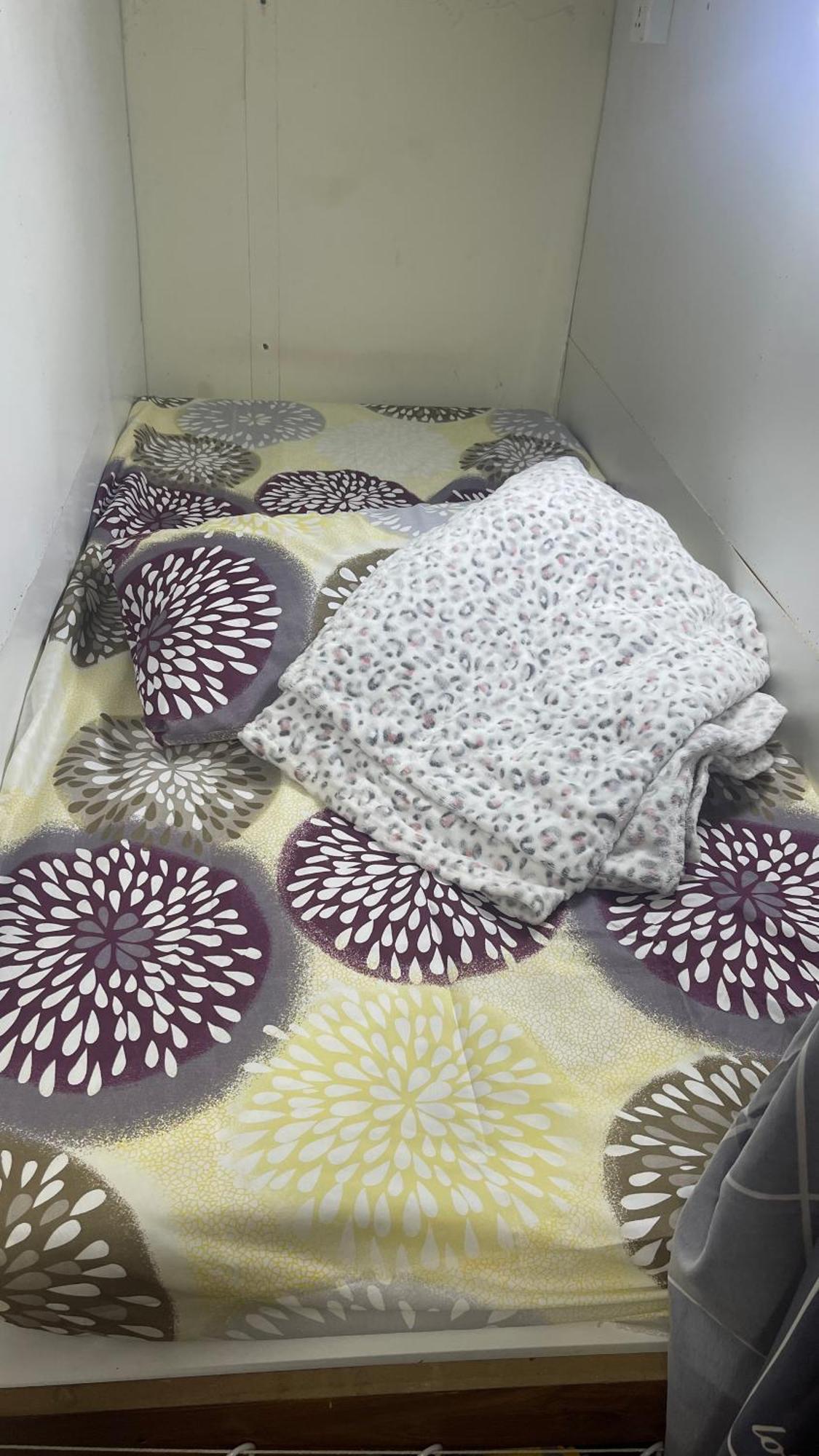 Royal House Capsule Hotel Dubai Exterior photo